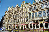 Bruxelles, Belgio - I palazzi della Grand Place, le case delle Gilde del lato Ovest.